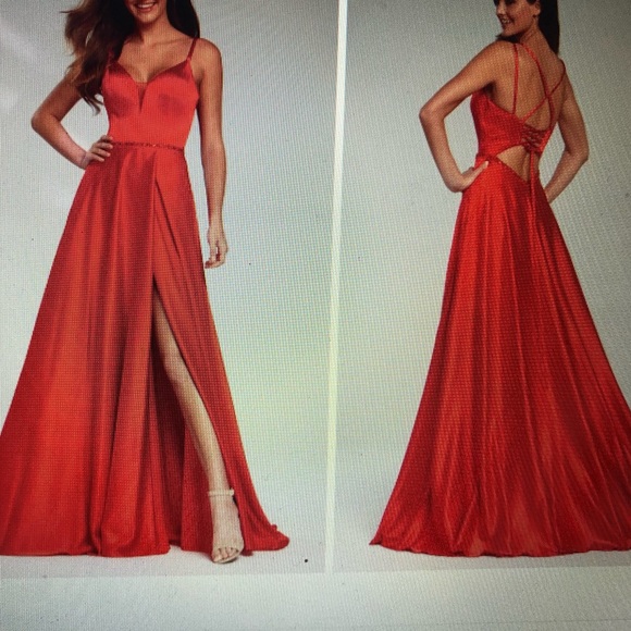 Ellie Wilde Prom Dress - Picture 1 of 3